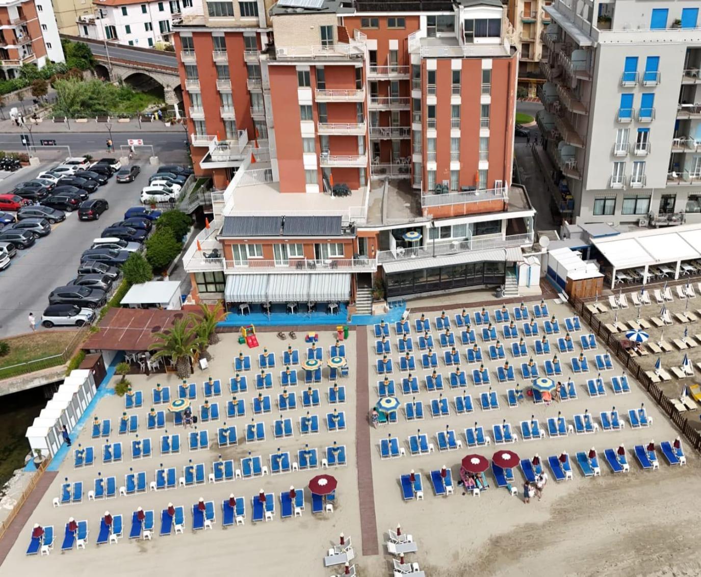 Hotel & Residence Stella Maris Pietra Ligure Exteriör bild